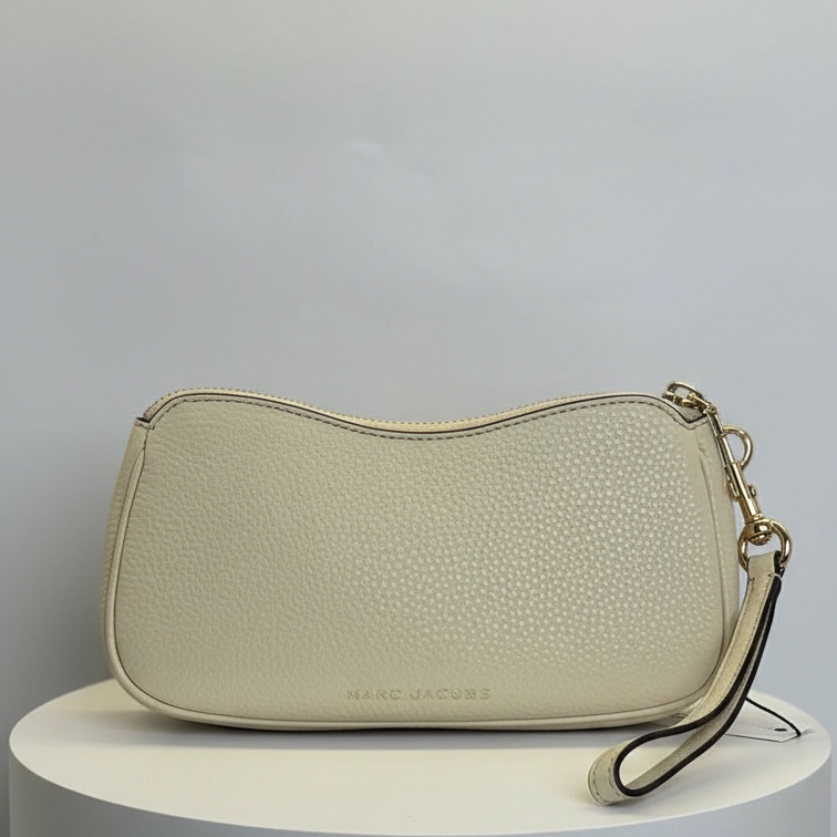 Marc Jacobs Signet Turnlock Wristlet (Marshmallow)2